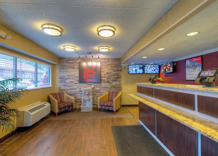 Red Roof Inn East