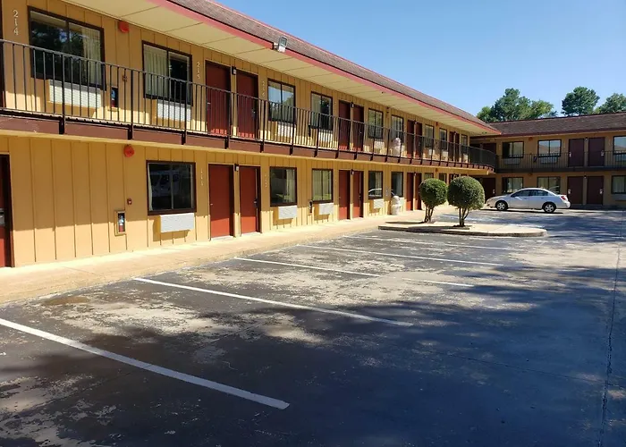Motel: Super 7 Inn
